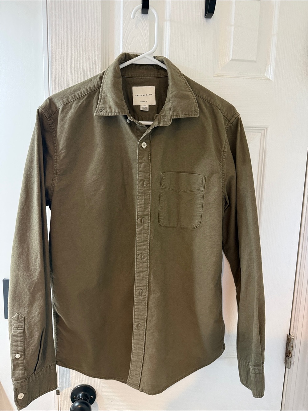 American Eagle Outfitters Olive Button-Down Long Sleeve Shirt